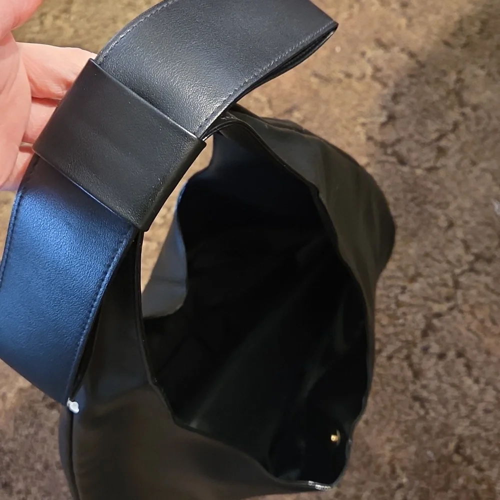 Nwt Vs Black Bow Bag